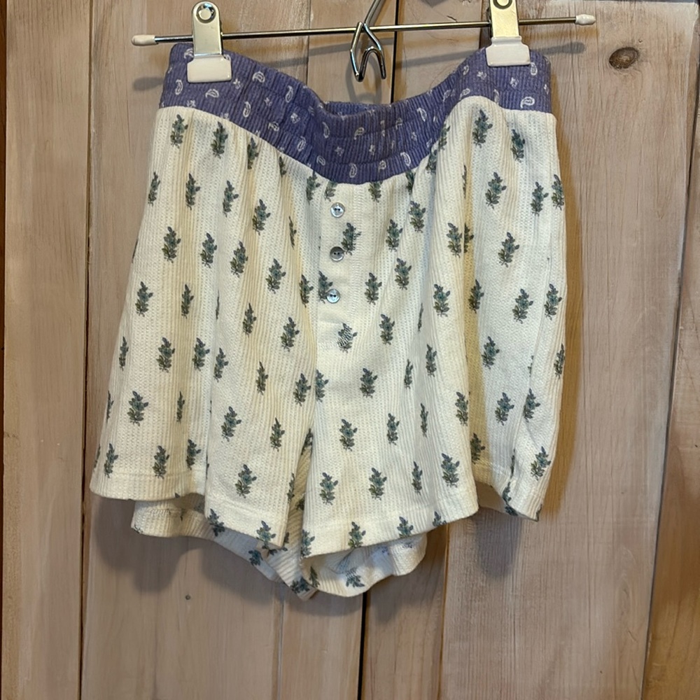 Z supply pajama shorts size medium.